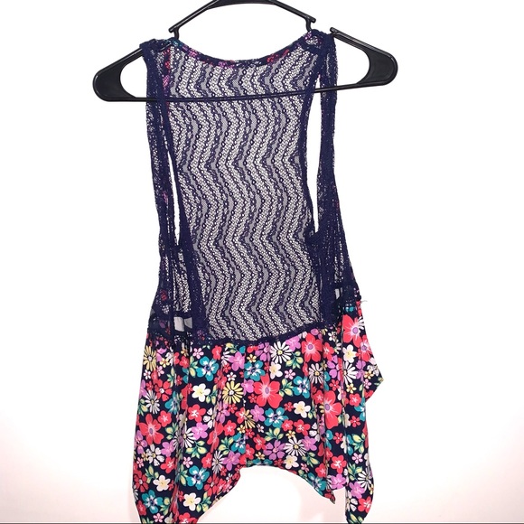 ‼️FREE‼️ “Wonder Nation” Kids Floral Top - Picture 4 of 4